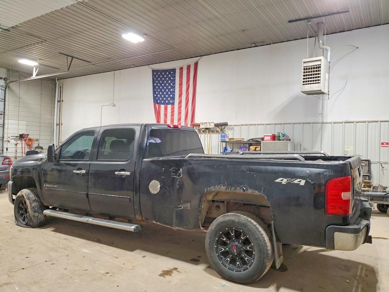 2008 Chevrolet Silverado K3500 - Image 2