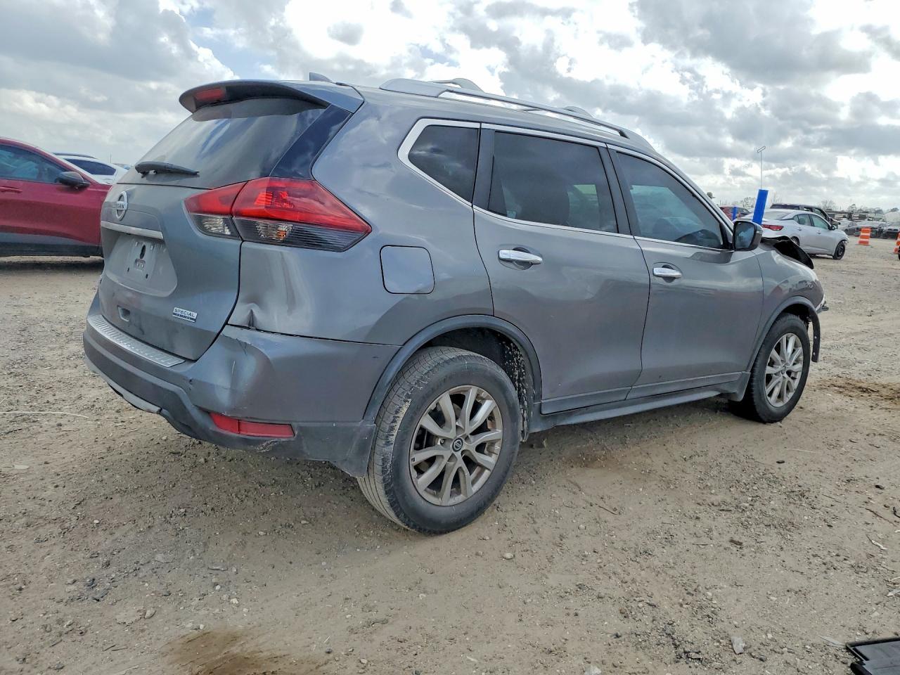 2019 Nissan Rogue - Image 3