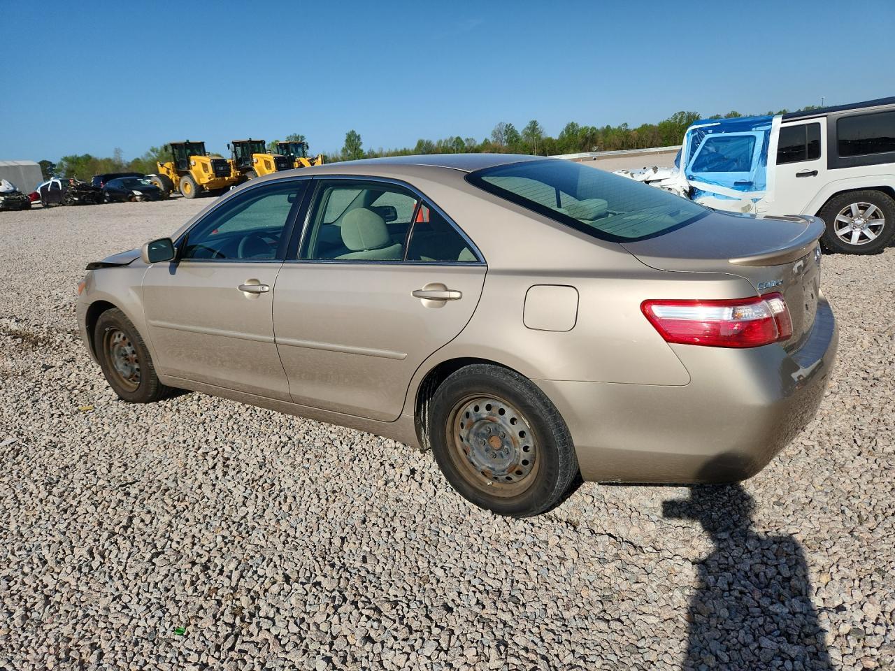 2009 Toyota Camry Le - Image 2