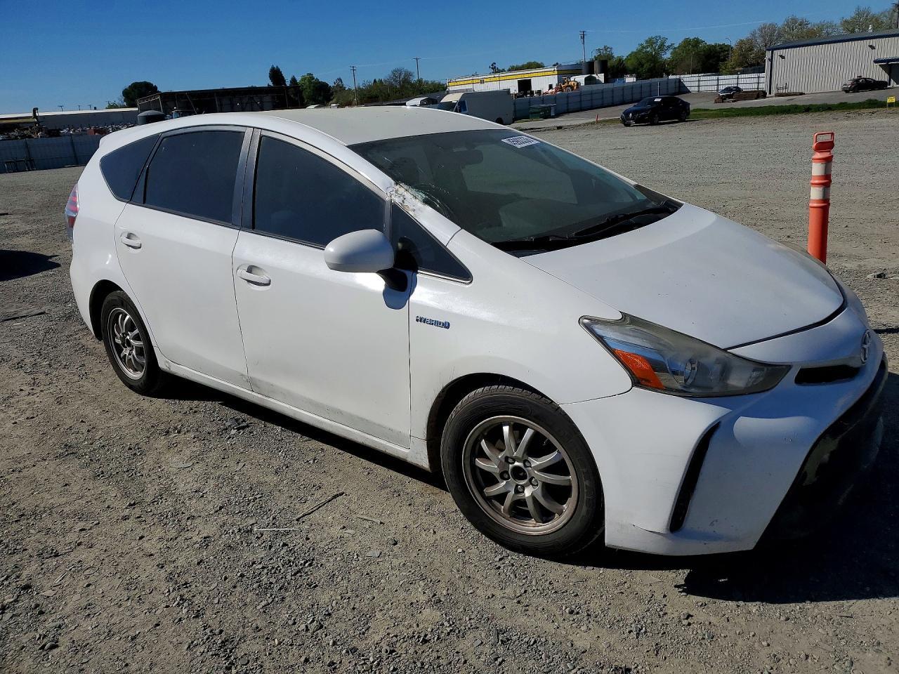 2015 Toyota Prius V Two - Фото 4