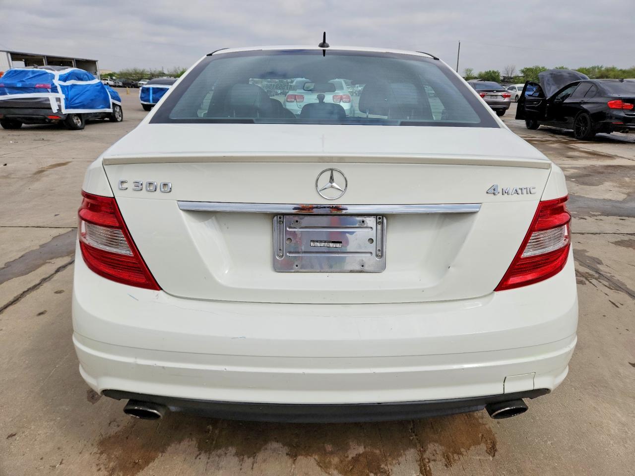 2011 Mercedes Benz C 300 4Matic - Фото 6