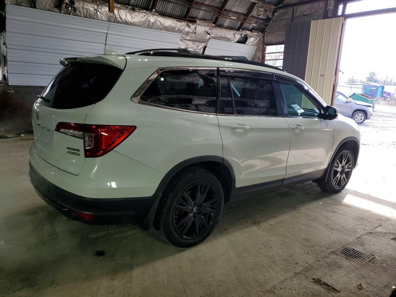 2022 Honda Pilot Se - Image 3
