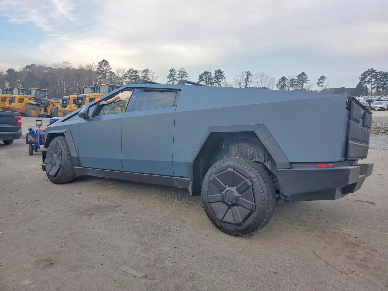 2024 Tesla Cybertruck - Image 2