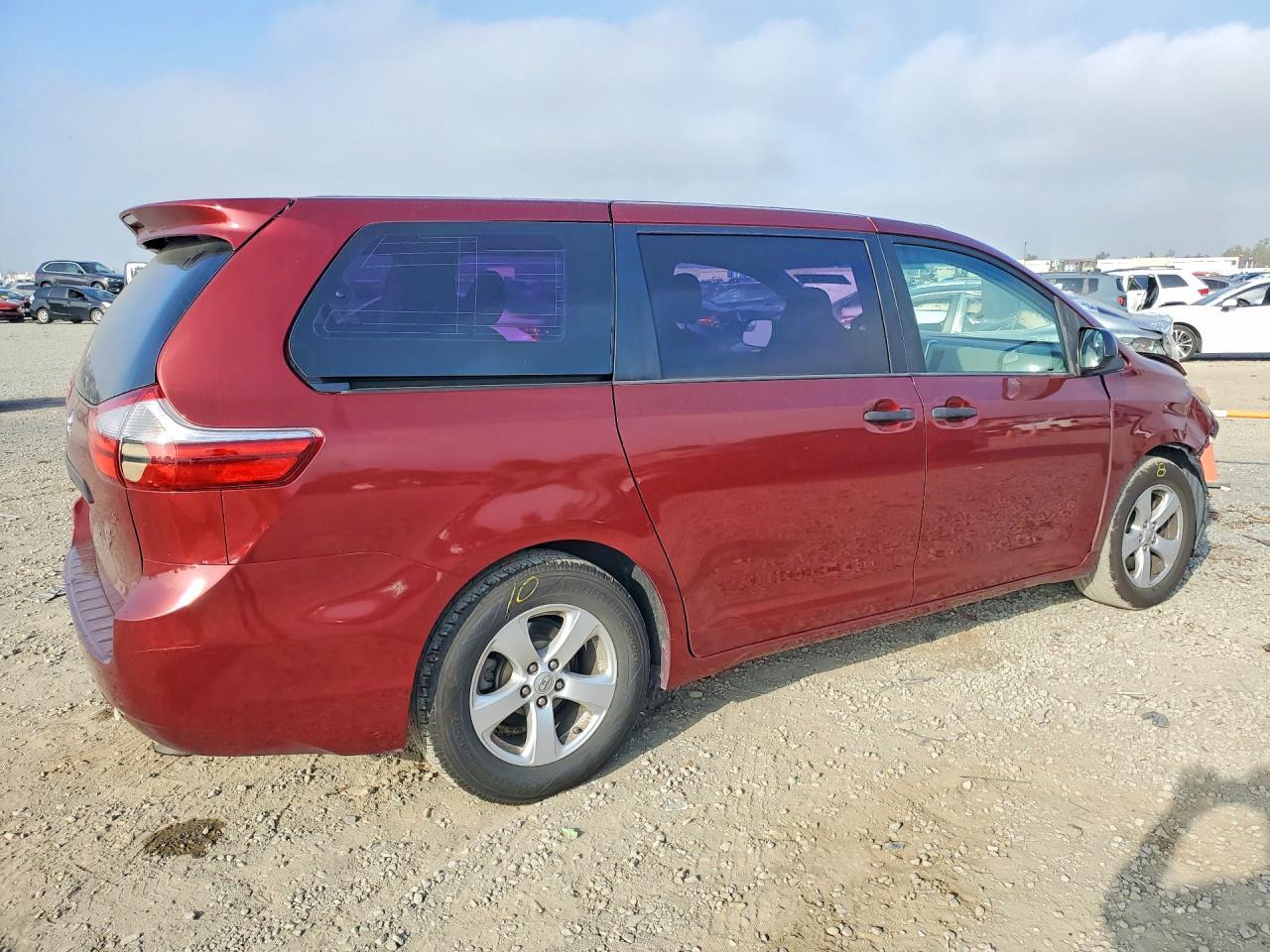 2017 Toyota Sienna L 7-Passenger - Фото 3