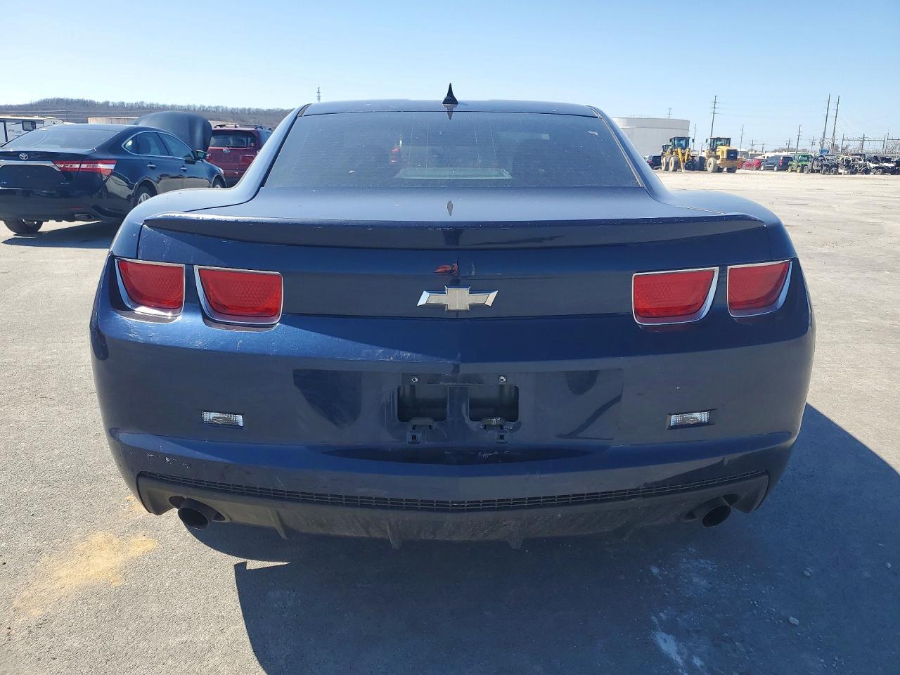 2011 Chevrolet Camaro Ls - Фото 6