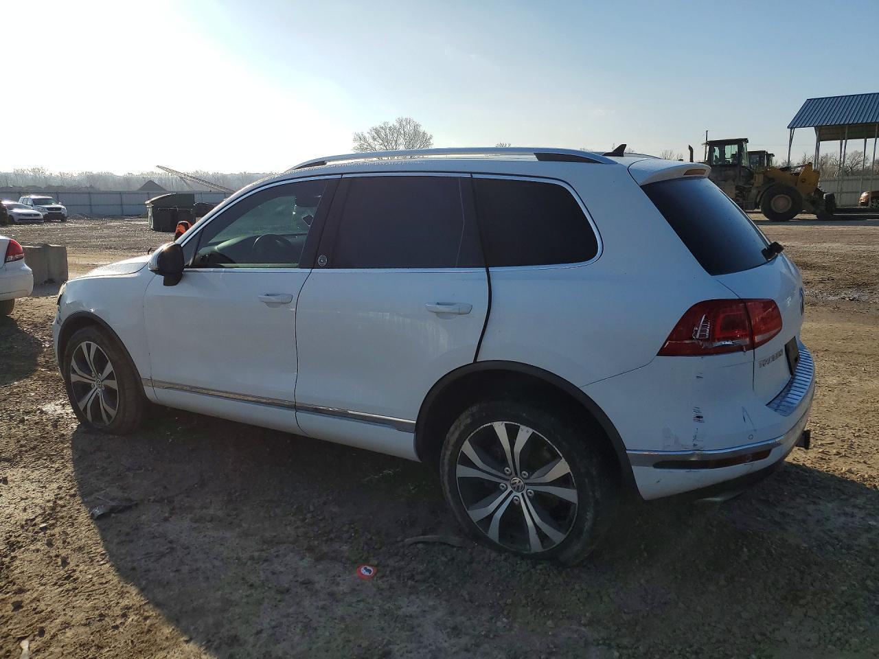 2017 Volkswagen Touareg Wolfsburg - Image 2