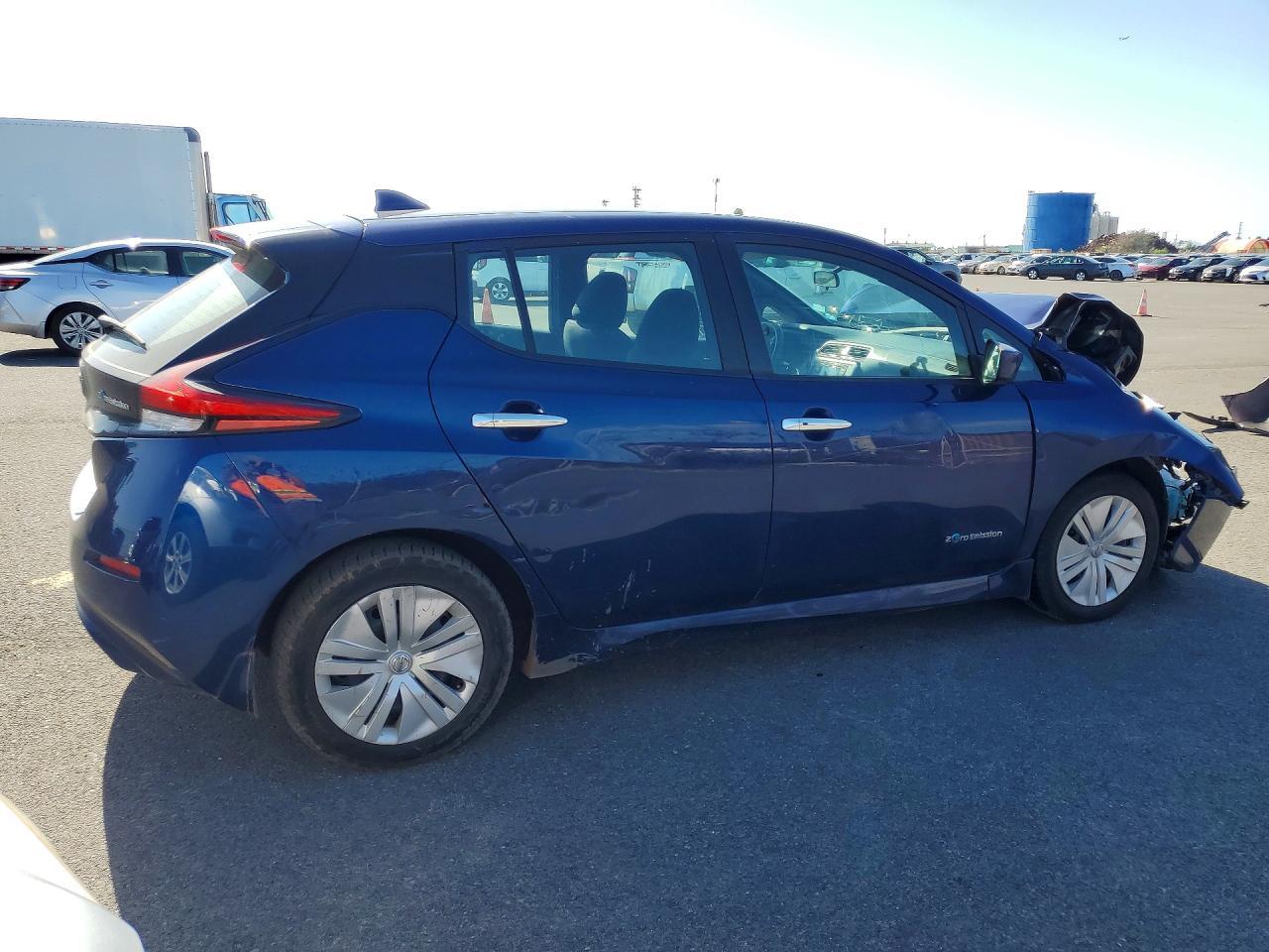 2019 Nissan Leaf S - Image 3