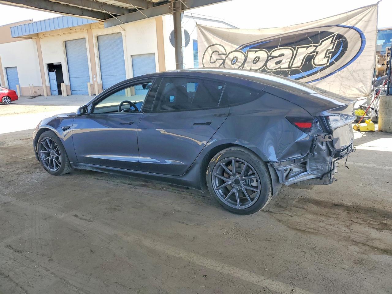 2021 Tesla Model 3 - Фото 2