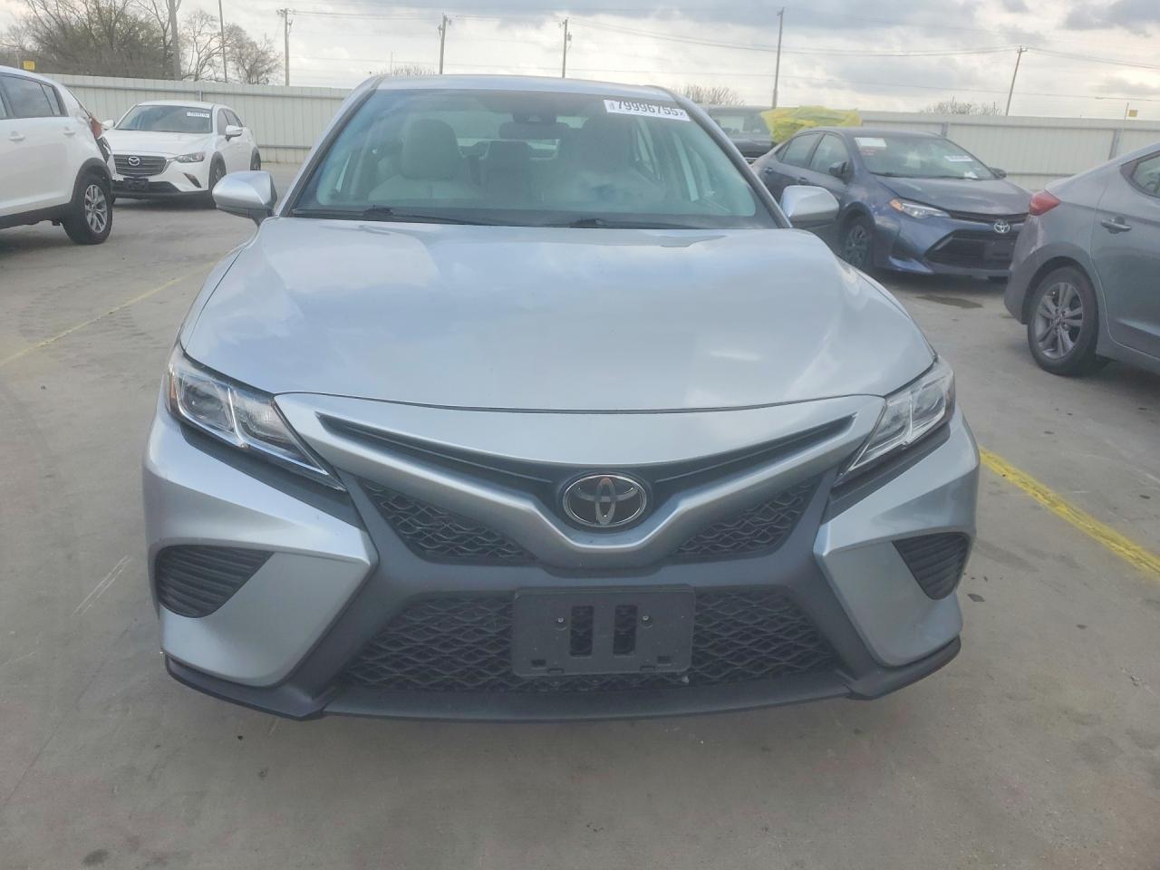 2020 Toyota Camry Se - Фото 5