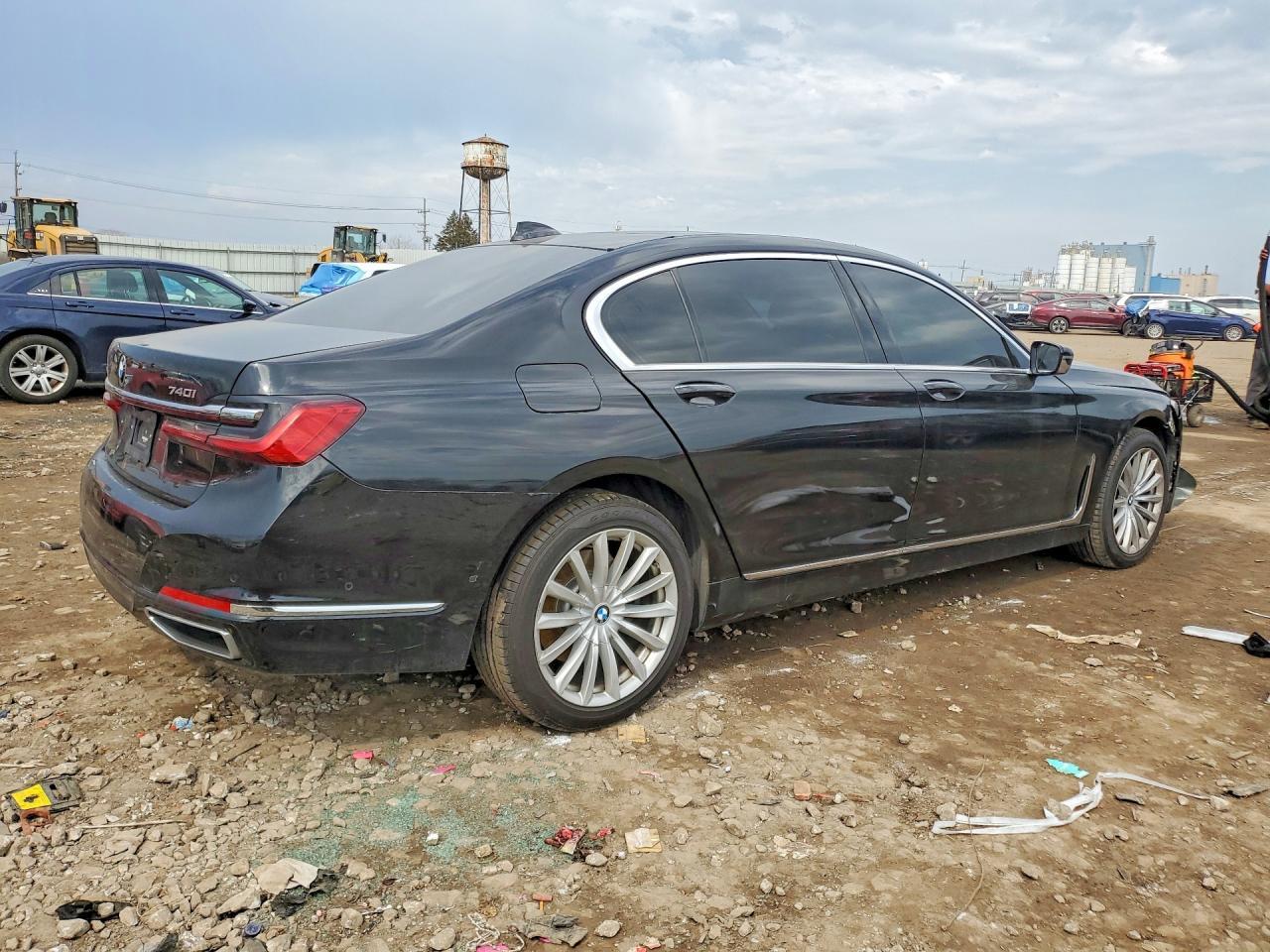 2022 BMW 740Li xDrive - Image 3