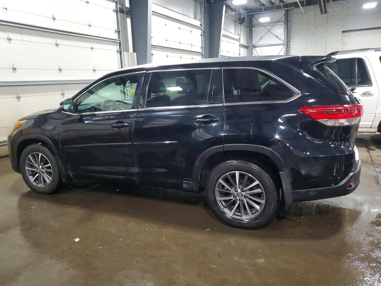 2018 Toyota Highlander Xle - Фото 2