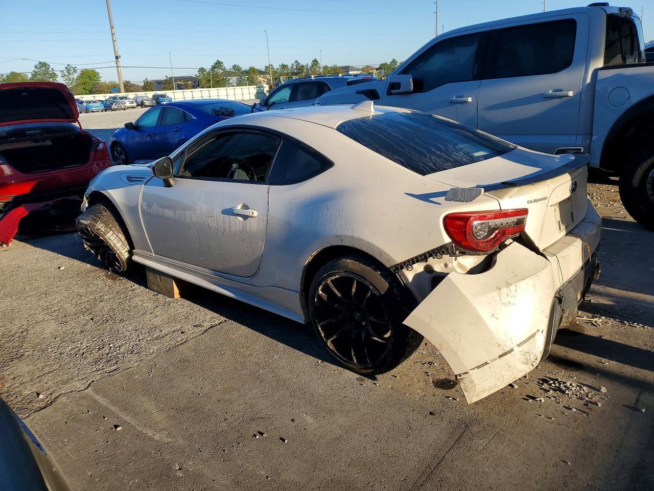 2017 Subaru Brz 2.0 Premium - Фото 2