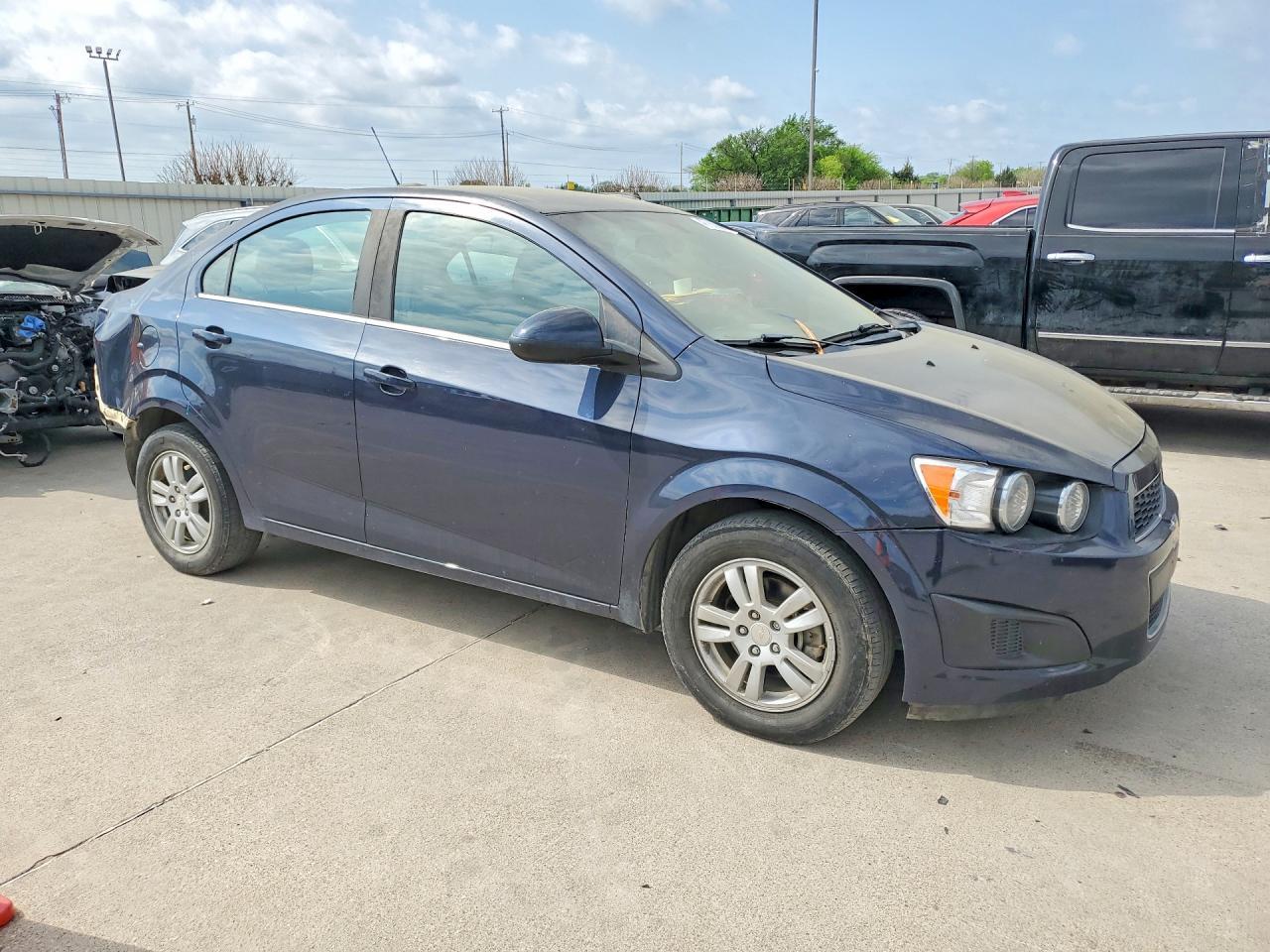 2016 Chevrolet Sonic Lt - Фото 4
