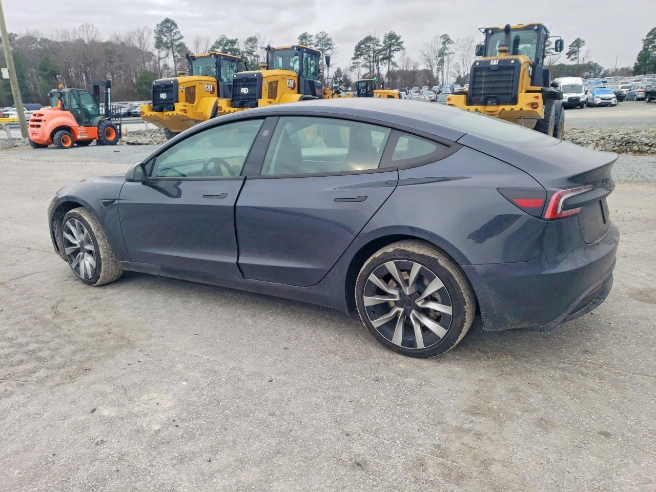 2025 Tesla Model 3 - Image 2