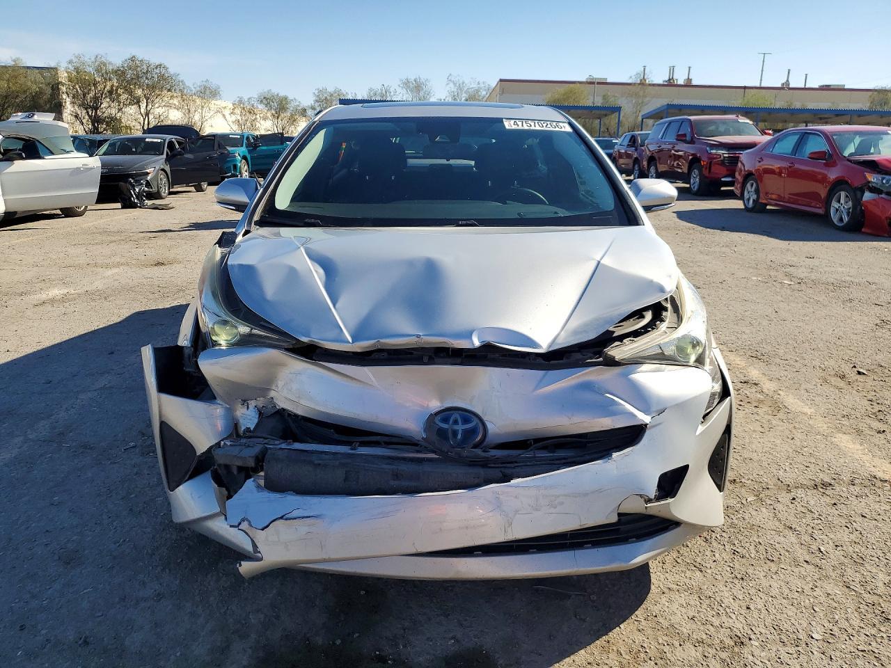 2016 Toyota Prius Three - Image 5