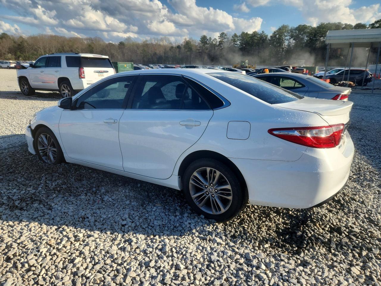 2017 Toyota Camry Se - Фото 2