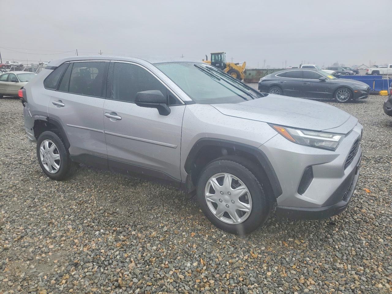 2023 Toyota Rav4 Le - Image 4