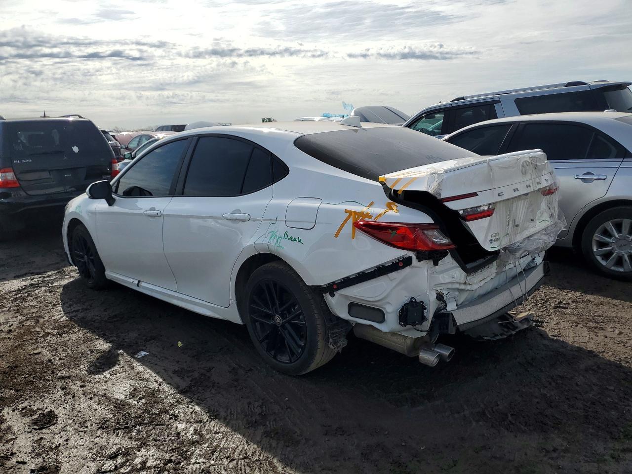 2025 Toyota Camry Se - Фото 2
