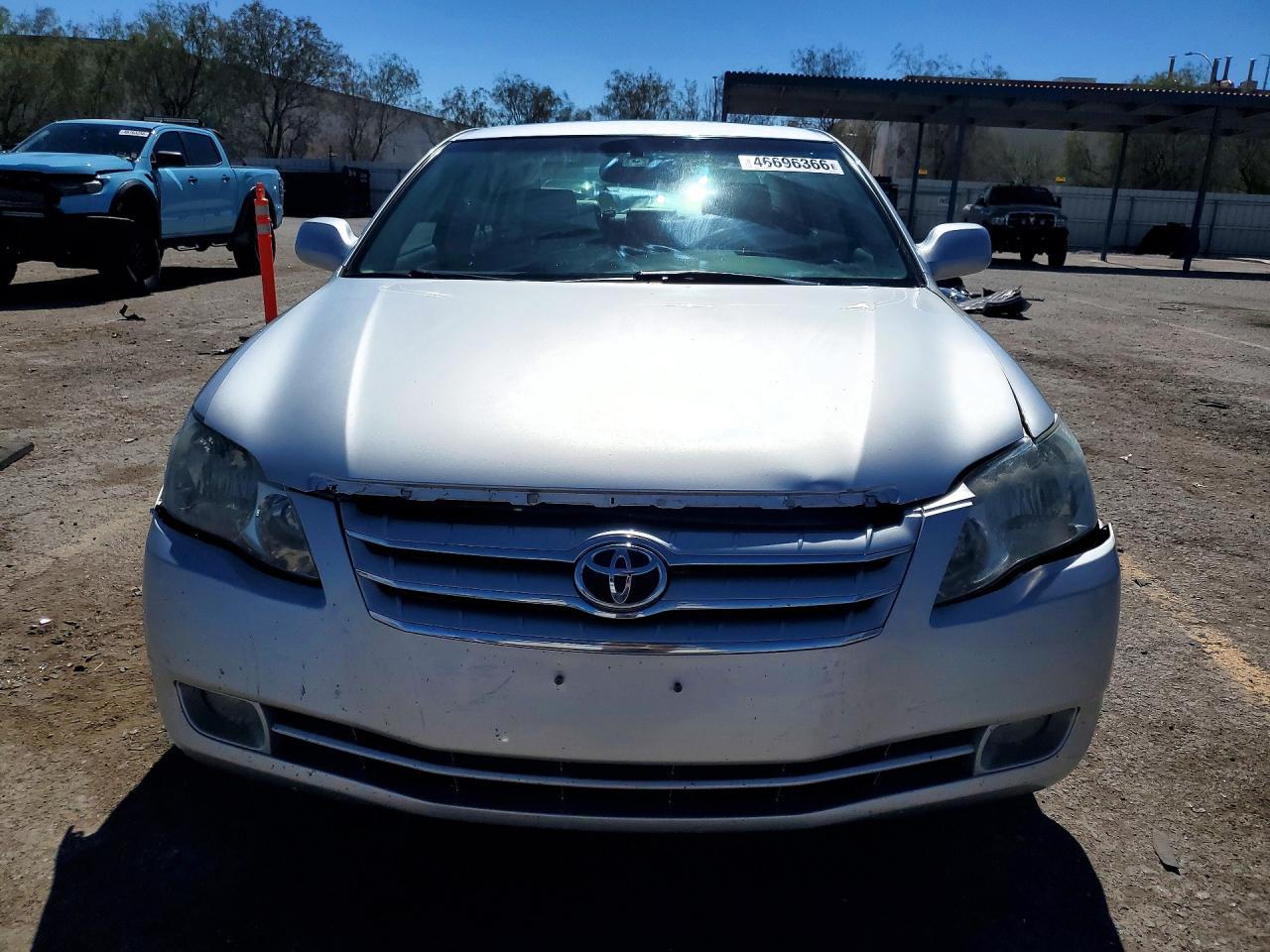 2006 Toyota Avalon Limited - Image 5