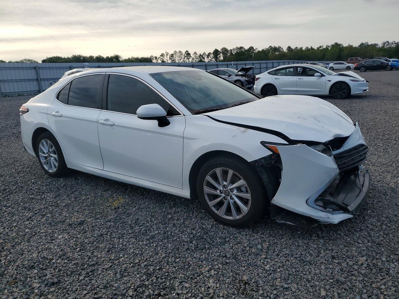 2023 Toyota Camry Le - Фото 4