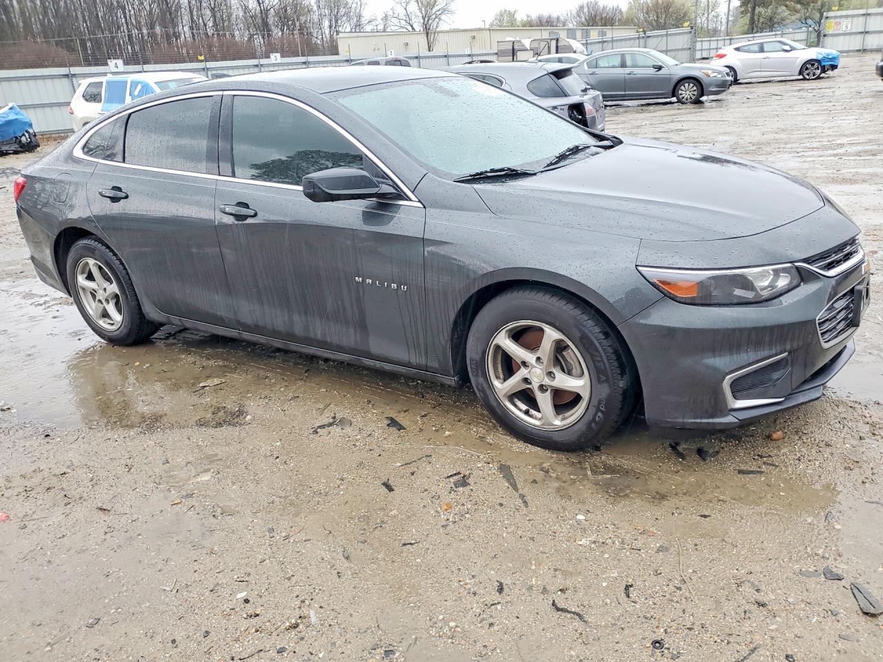 2017 Chevrolet Malibu Ls - Фото 4