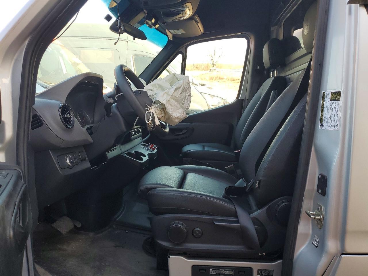2023 Mercedes Benz Sprinter 2500 Delivery Van - Image 7