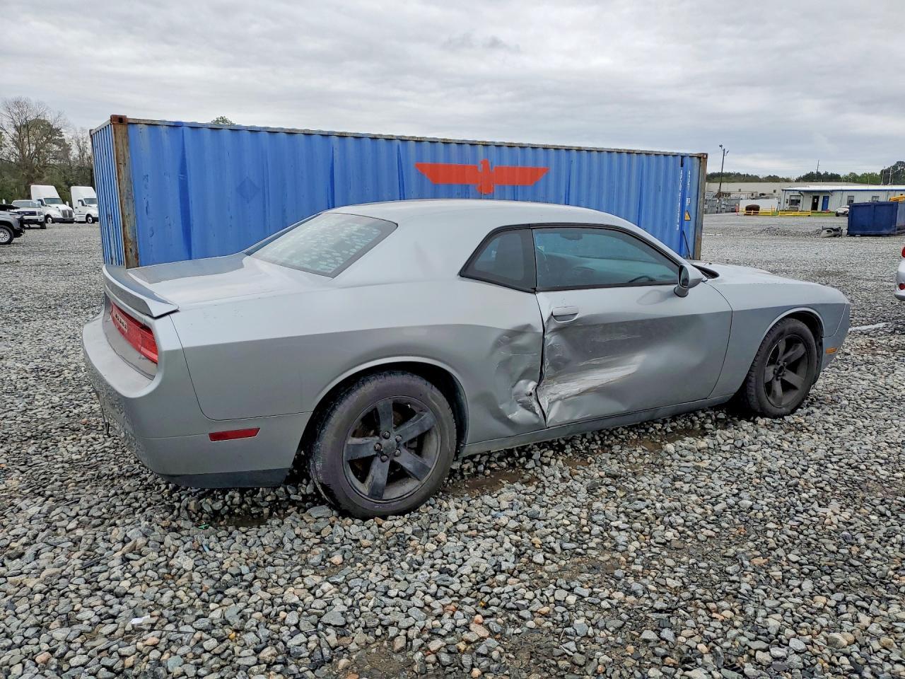 2014 Dodge Challenger Sxt - Image 3