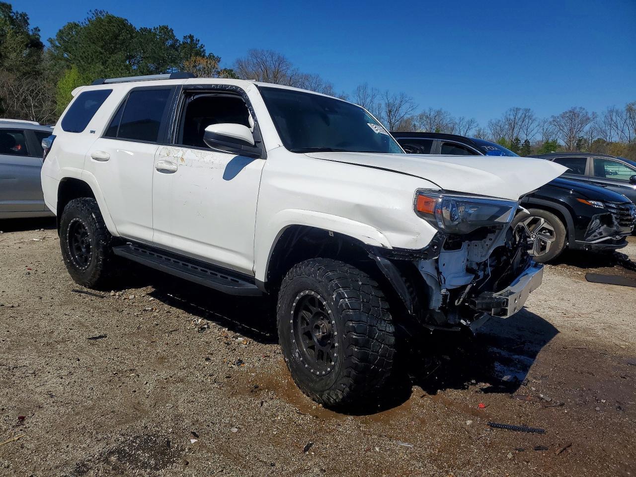 2022 Toyota 4Runner Sr5 - Фото 4