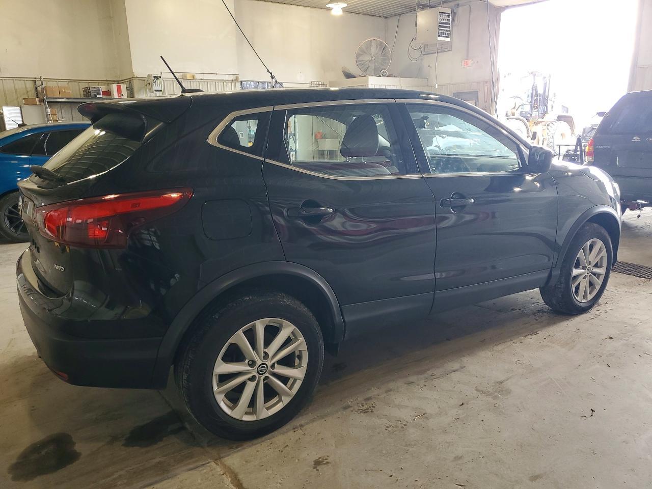 2019 Nissan Rogue Sport S - Image 3