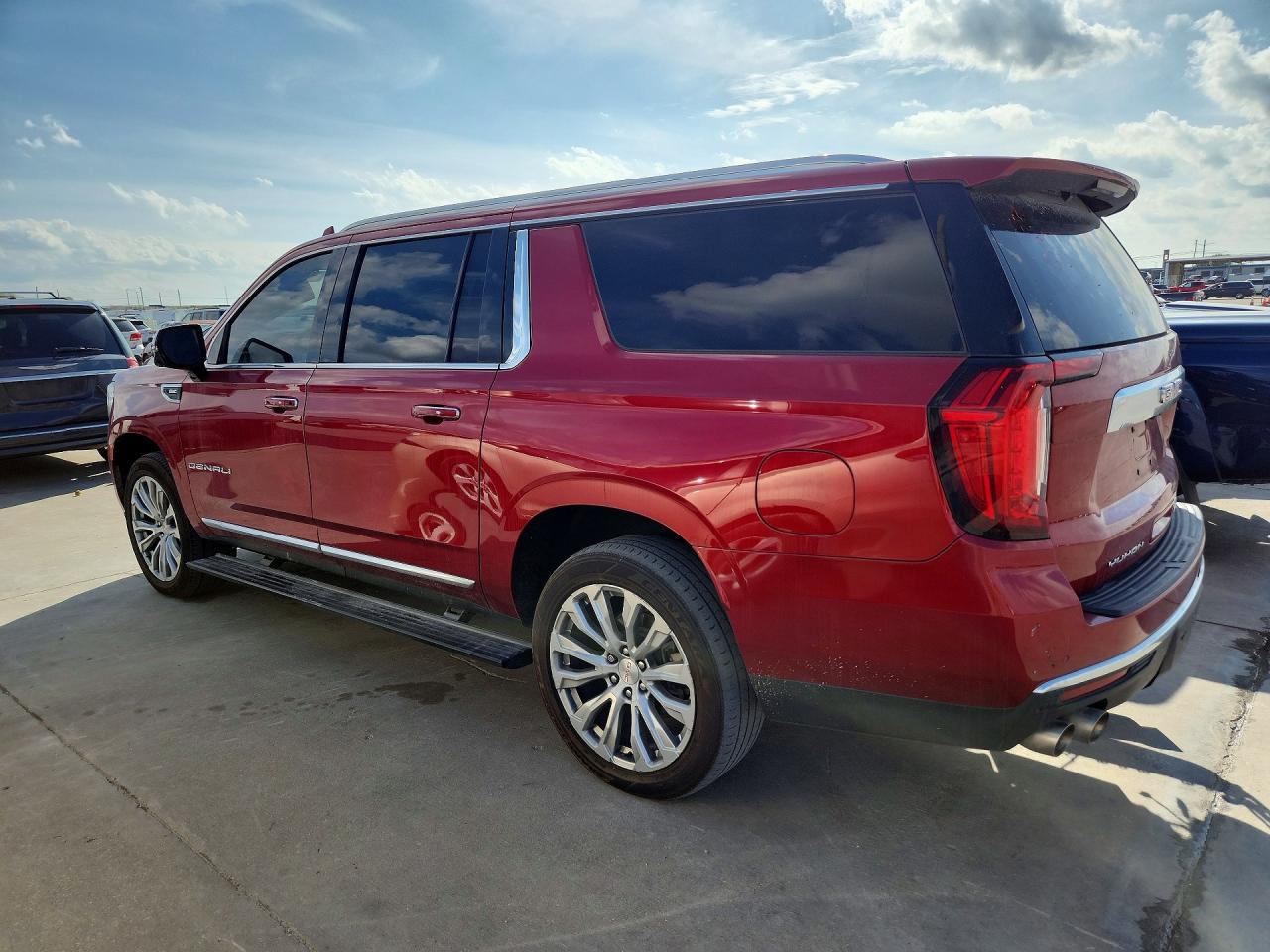 2022 GMC Yukon Xl Denali - Фото 2