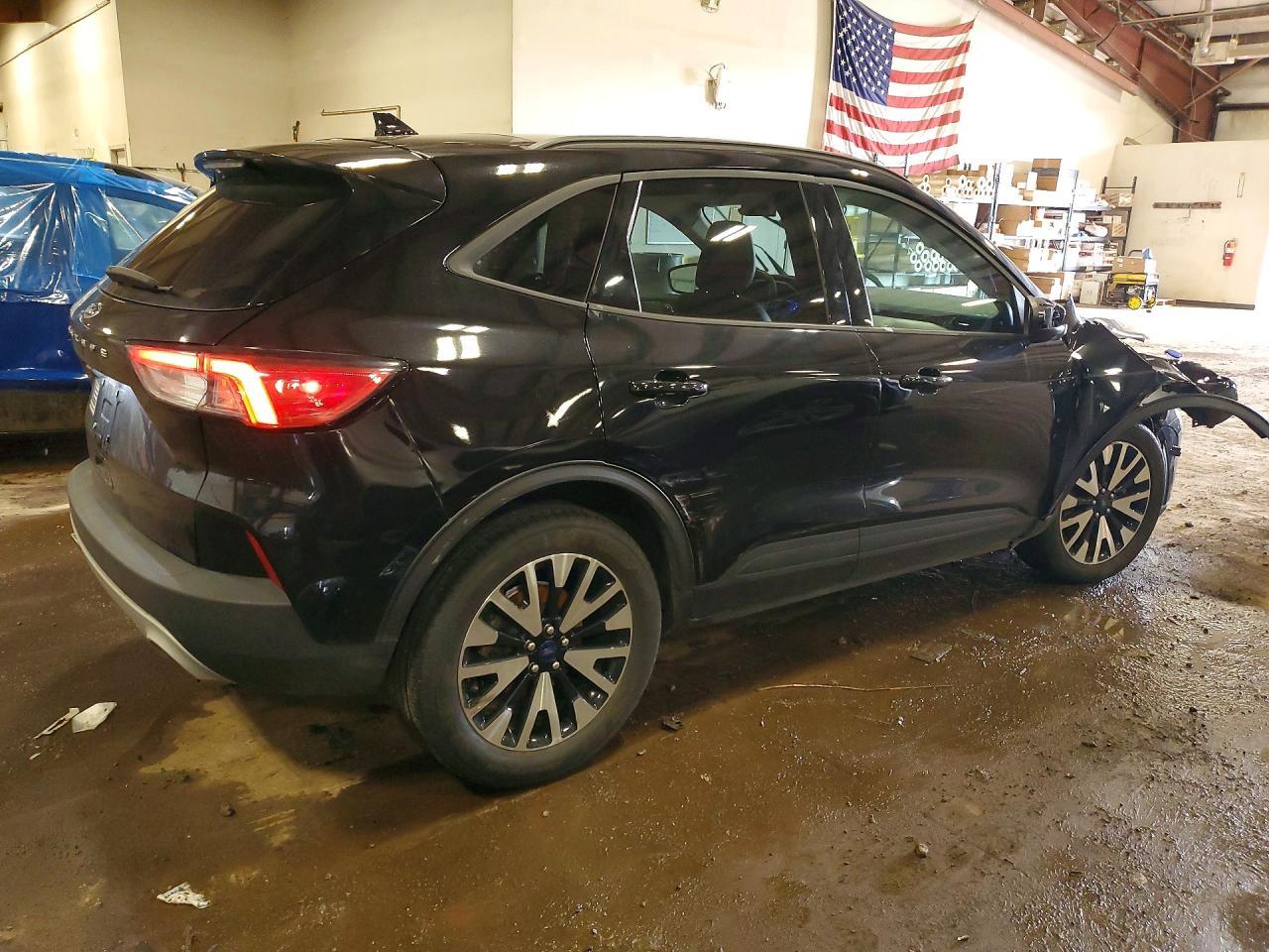 2020 Ford Escape - Фото 3