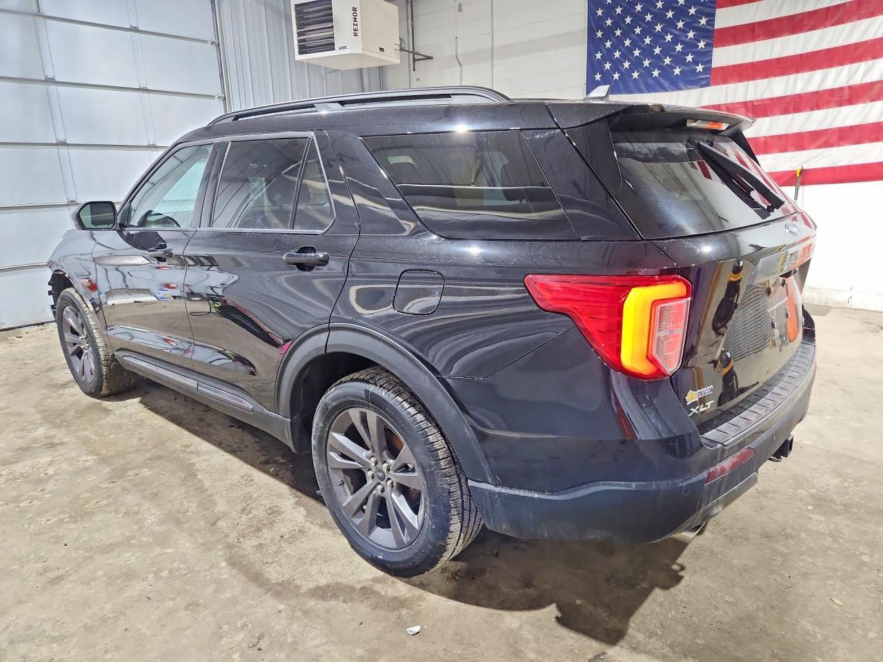 2023 Ford Explorer Xlt - Image 2