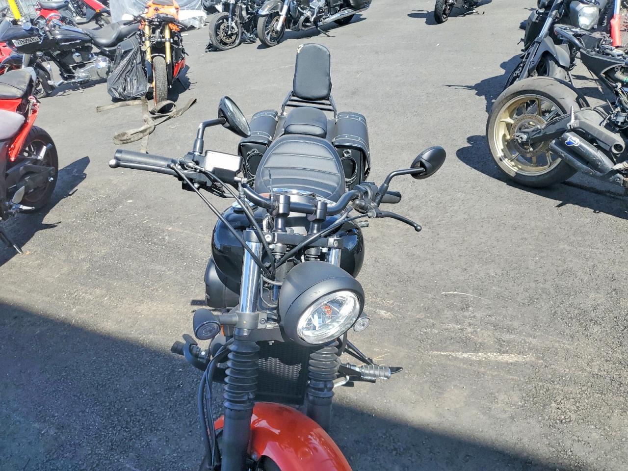 2025 Honda Vt750 C2B - Image 5