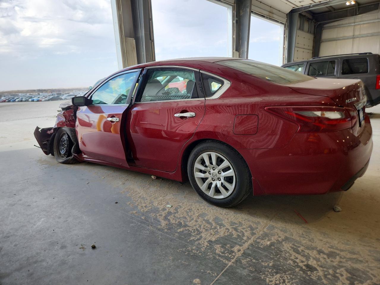 2018 Nissan Altima 2.5 S - Фото 2