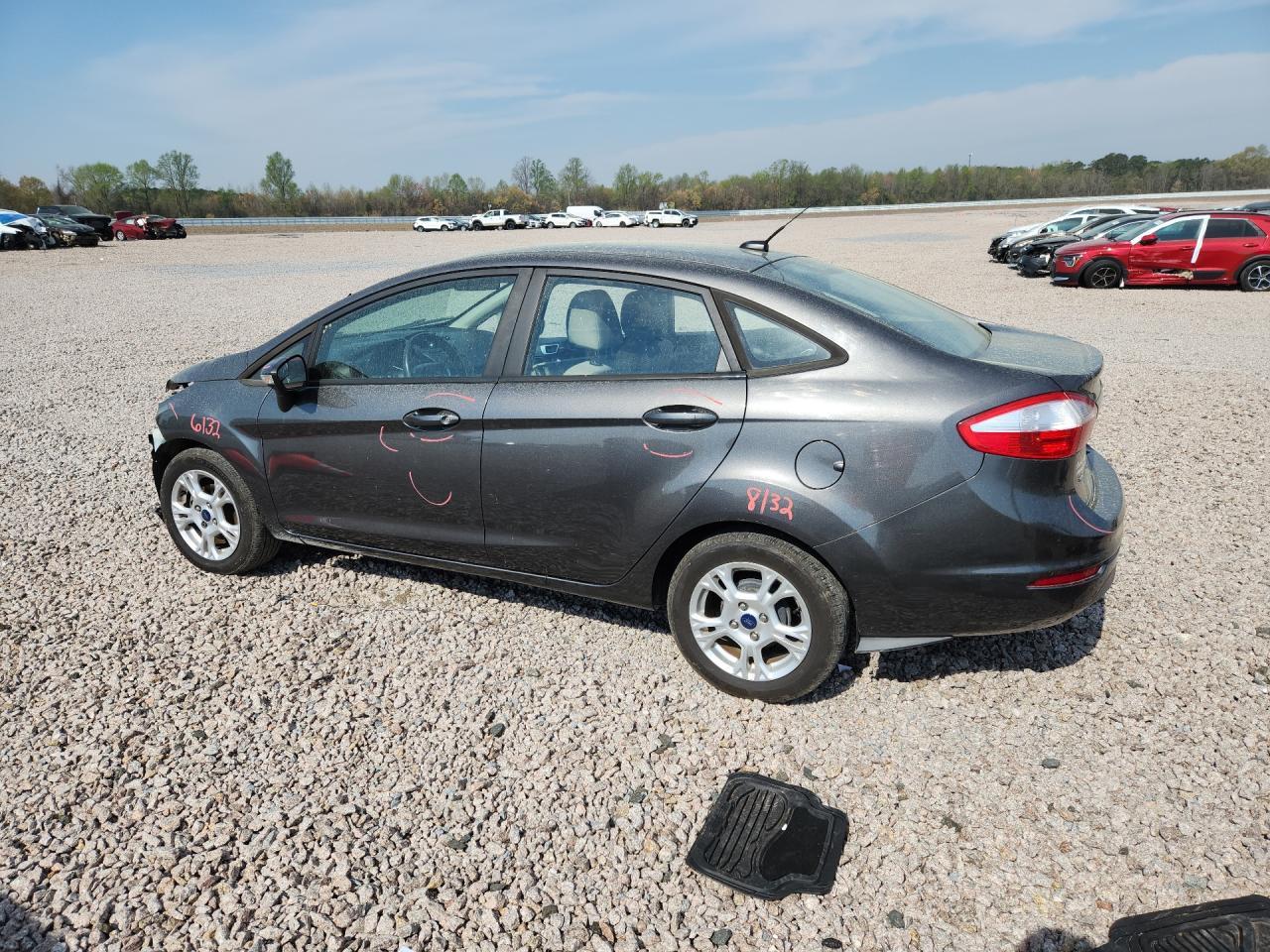 2015 Ford Fiesta Se - Image 2