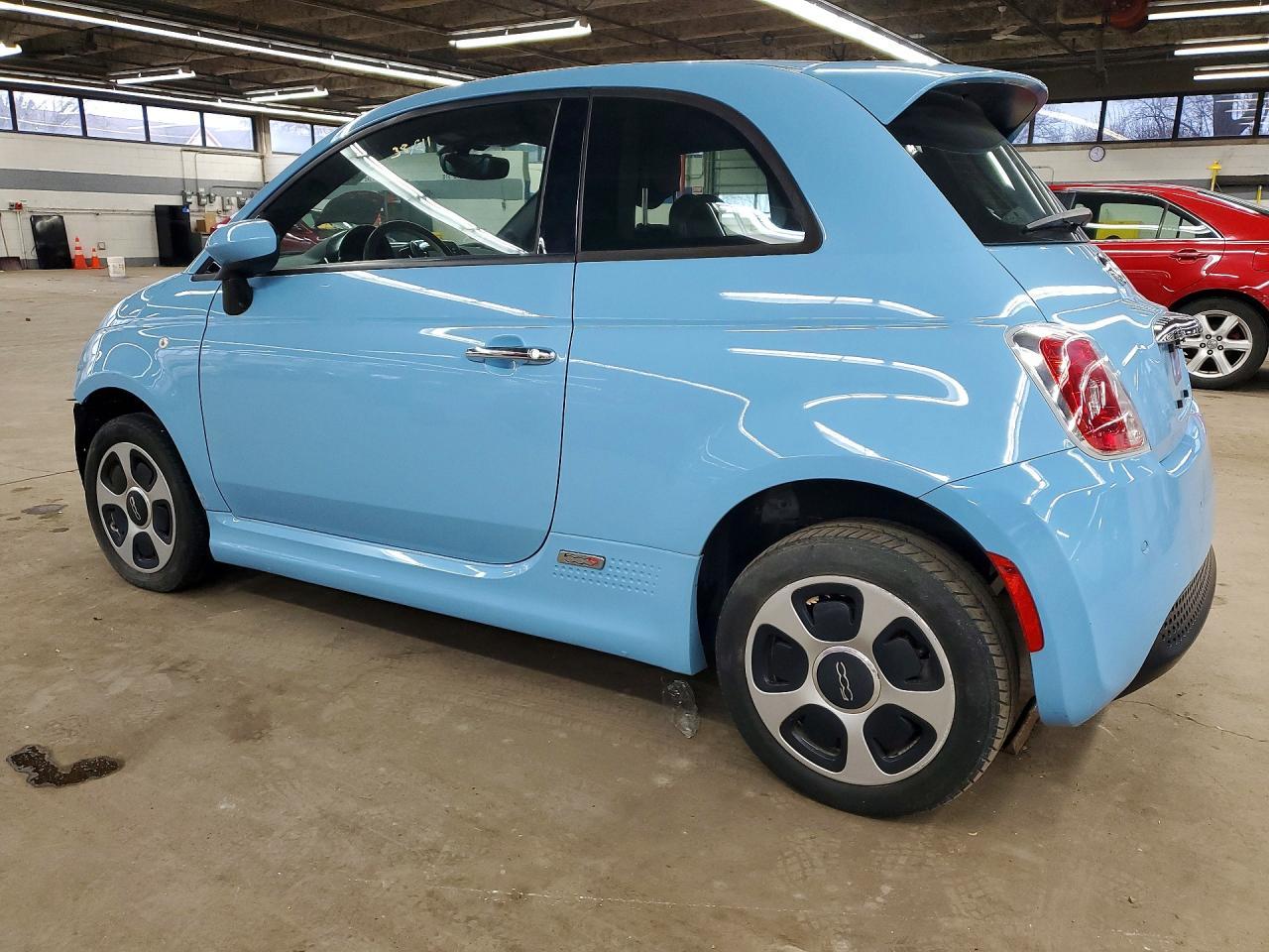 2016 Fiat 500 Electric - Image 2