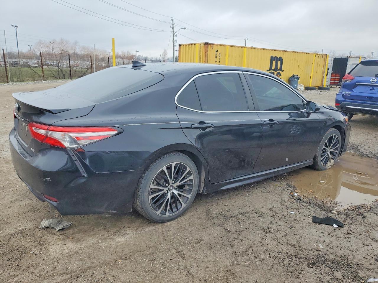 2019 Toyota Camry Se - Фото 3