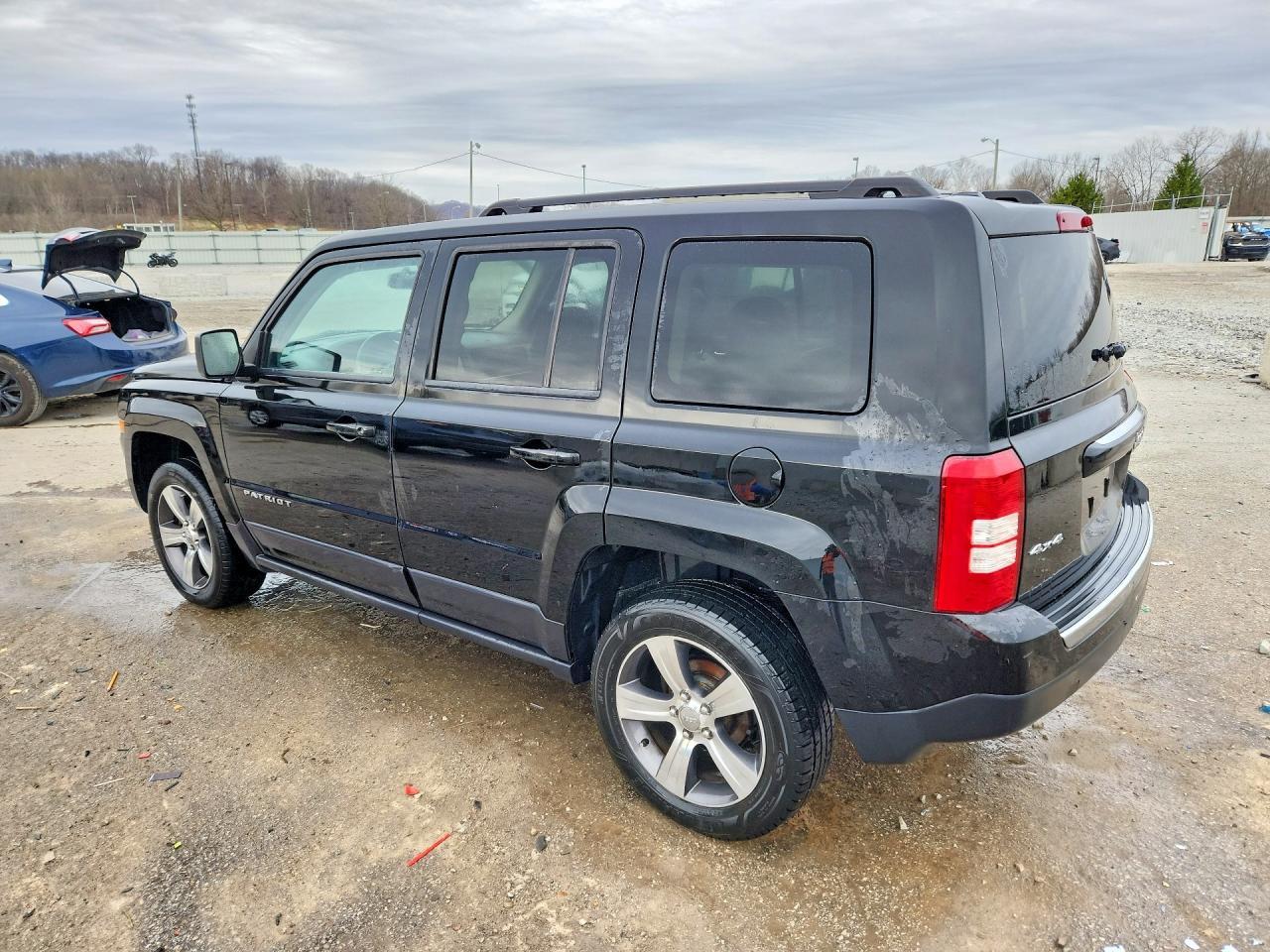 2016 Jeep Patriot Latitude - Image 2