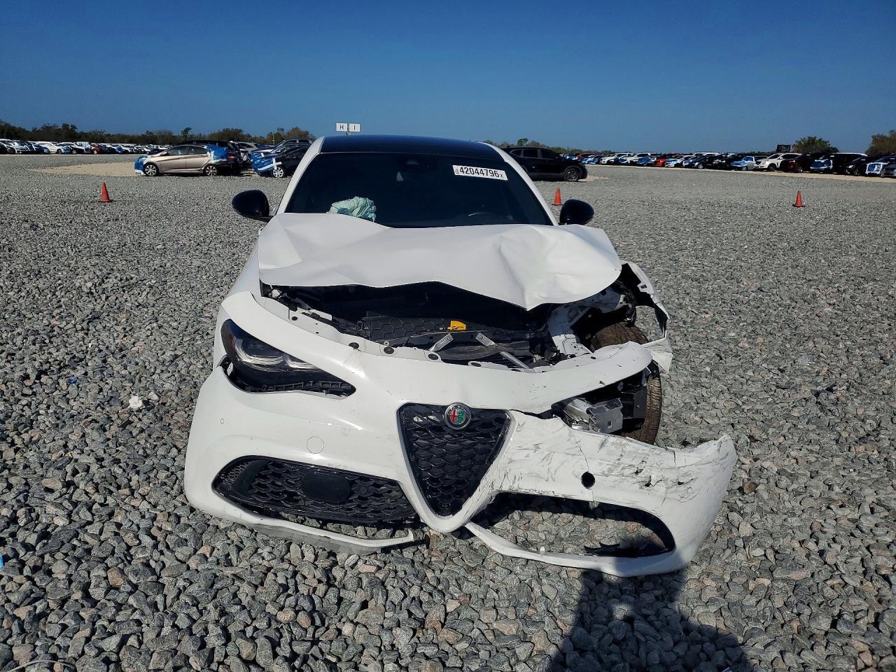 2024 Alfa Romeo Giulia Ti - Image 5