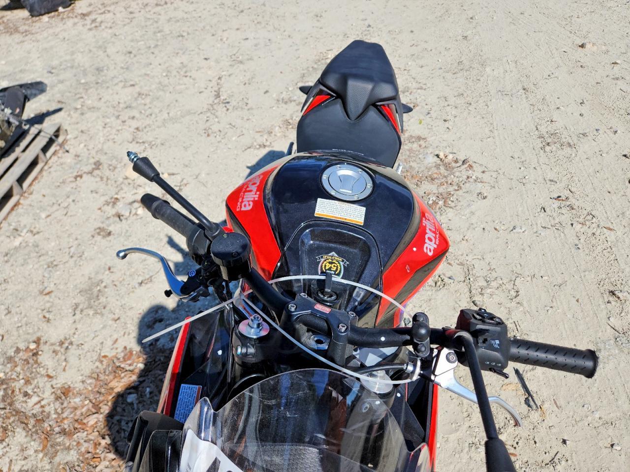 2023 Aprilia Tuono 660 Factory - Фото 5