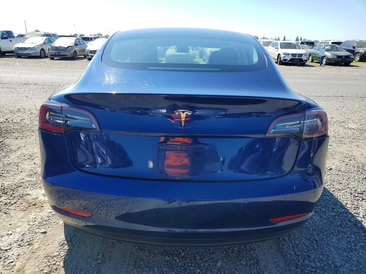 2022 Tesla Model 3 - Фото 6