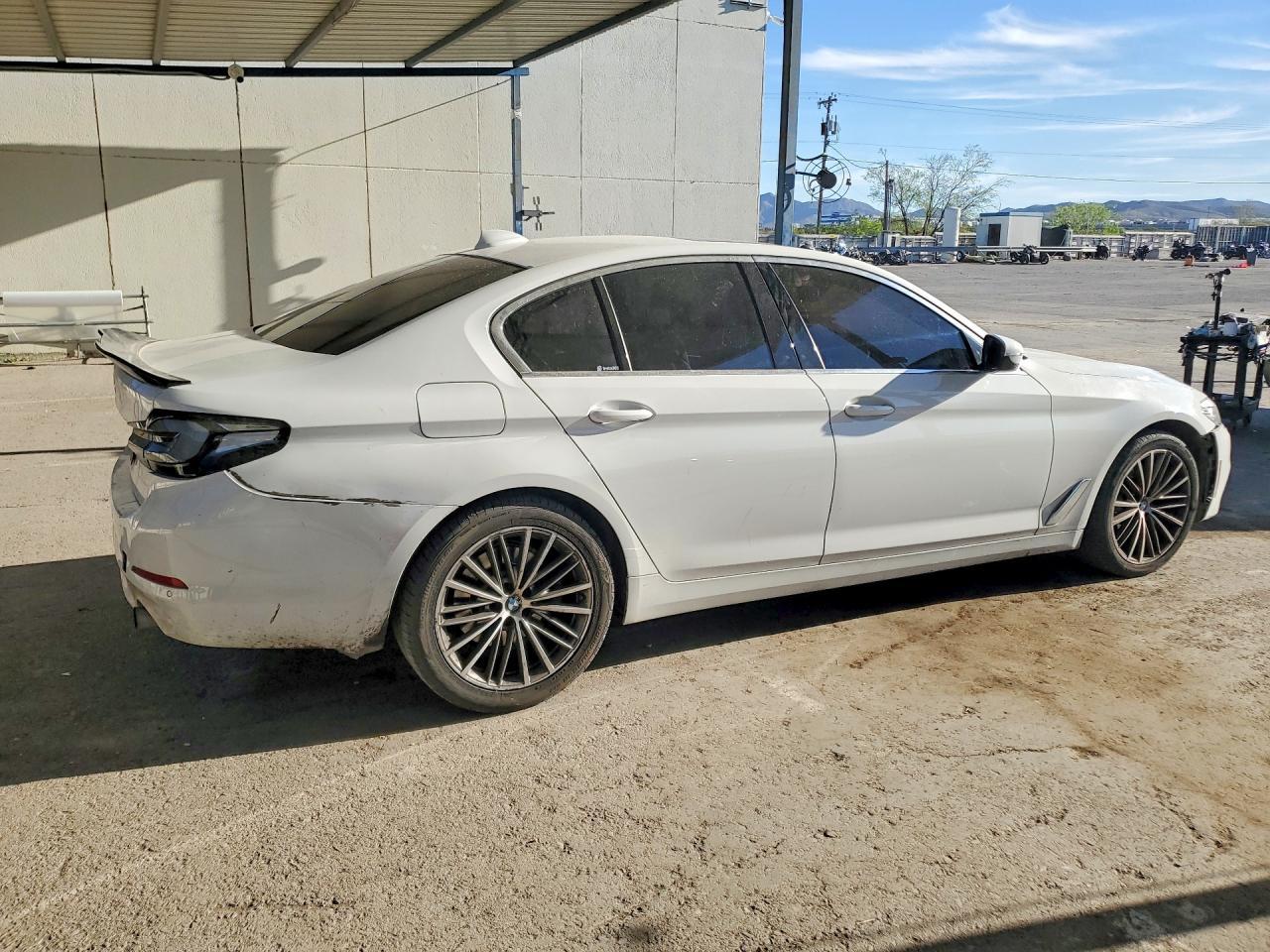 2020 BMW 530 I - Image 3