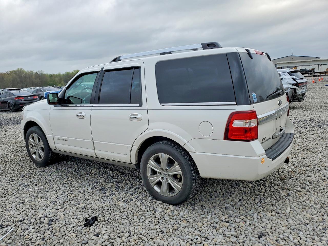 2015 Ford Expedition Platinum - Image 2