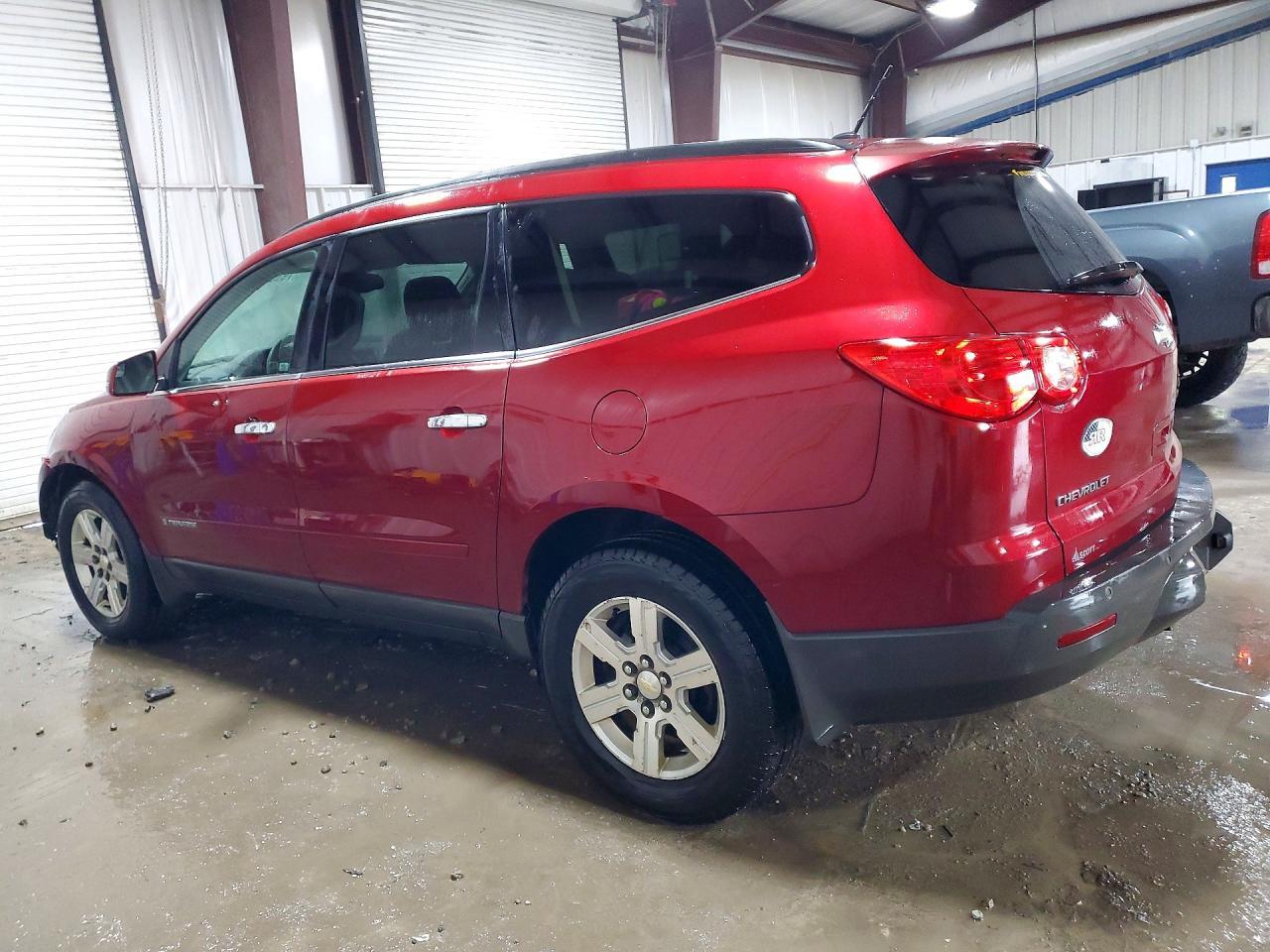 2010 Chevrolet Traverse Lt - Фото 2
