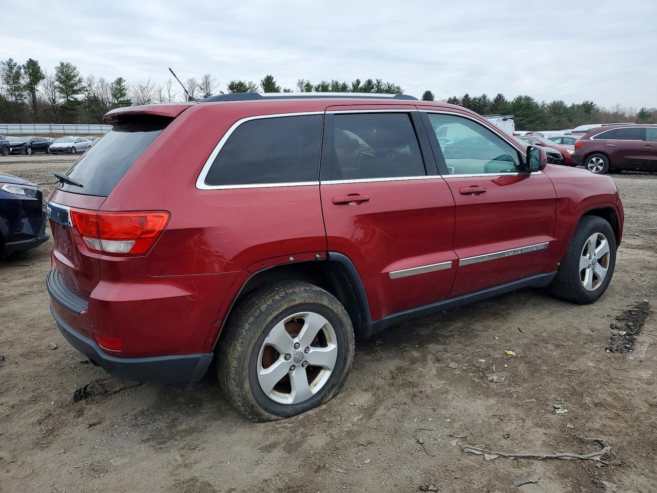 2013 Jeep Grand Cherokee Laredo - Image 3