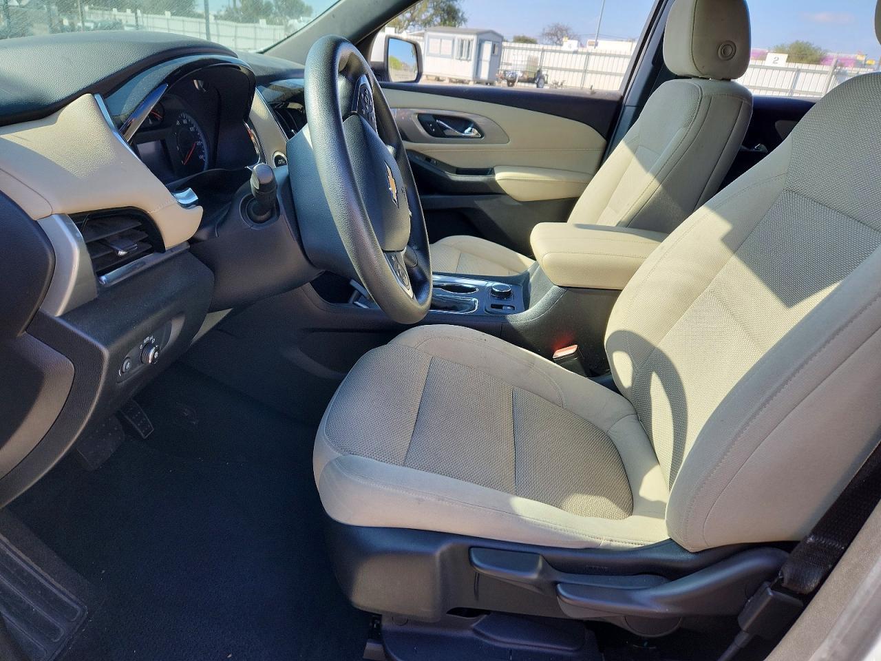 2023 Chevrolet Traverse Ls - Image 7