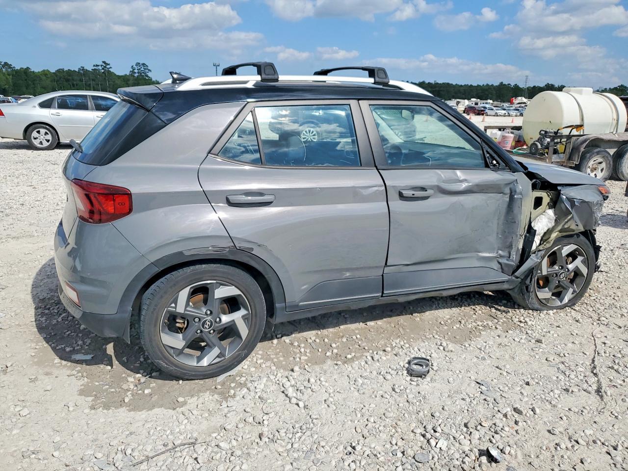 2022 Hyundai Venue Limited - Фото 3