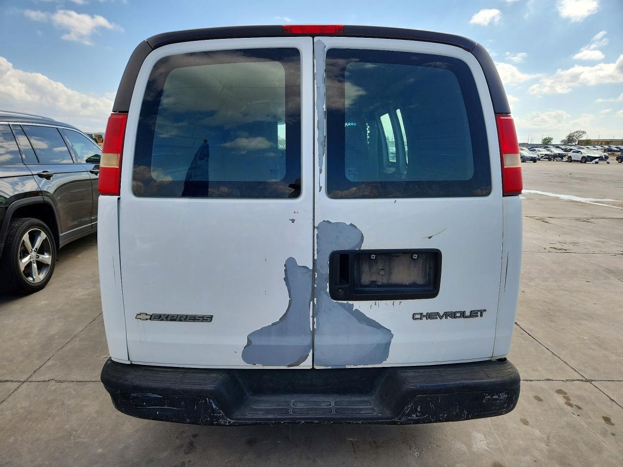 2004 Chevrolet Express 1500 Delivery Van - Фото 6