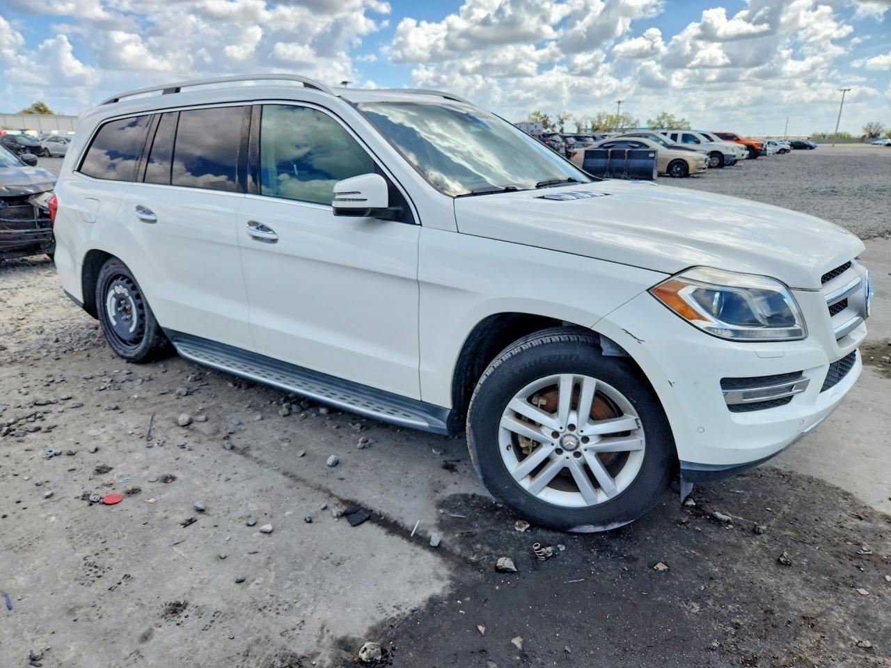 2016 Mercedes-Benz Gl 450 4Matic - Image 4