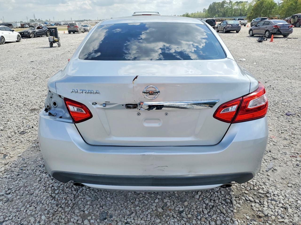 2016 Nissan Altima 2.5 S - Фото 6